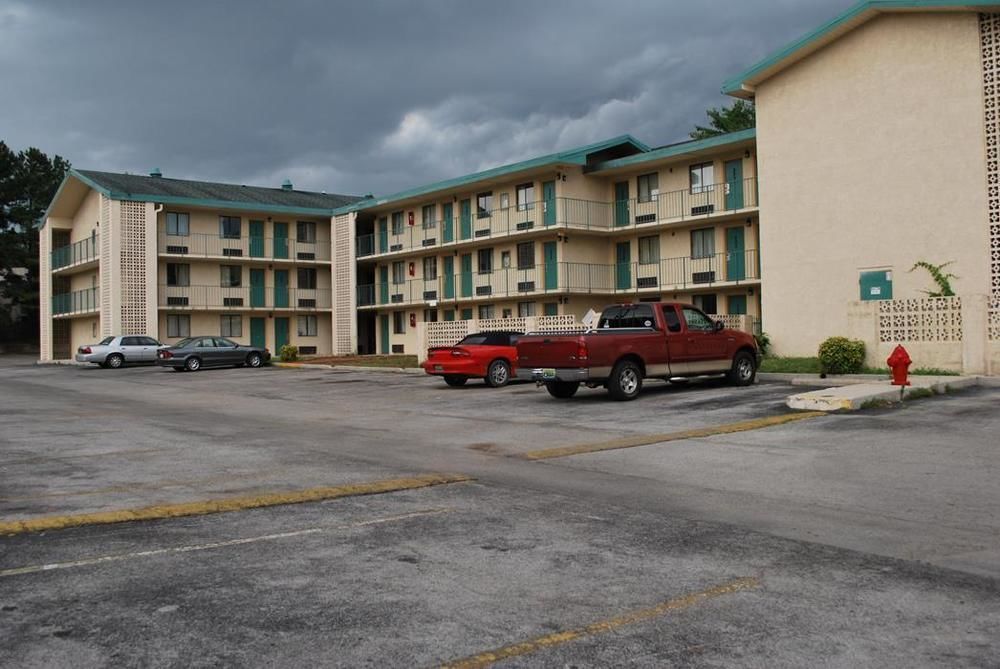 Bama Inn Huntsville Exterior foto